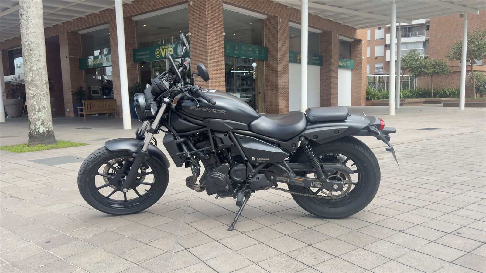 Kawasaki Eliminator 500 2024/2025 à venda em Palhoça, vista lateral